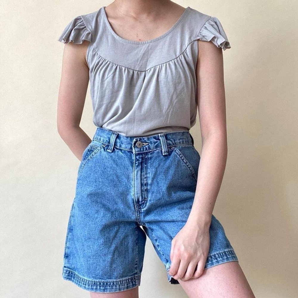 5/$25 Gray Ruffle Sleeve Top